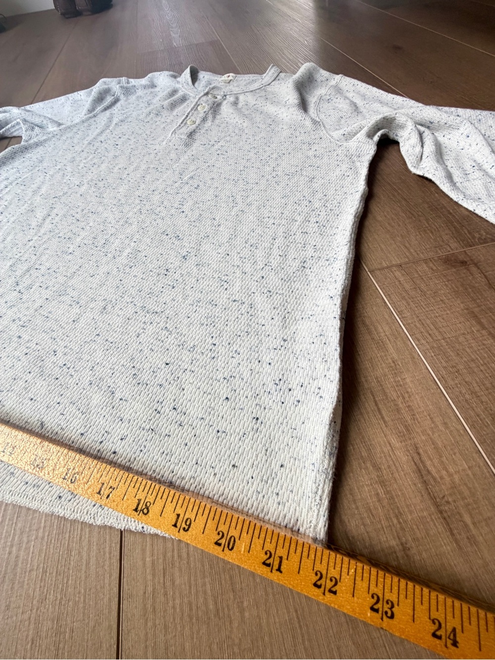 J Crew Men’s Oarsman Henley Pullover Sweater Size Large Light Grey Blue Speckles - Picture 12 of 14